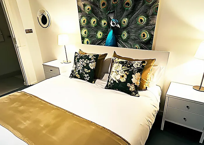 The Idyllic City Centre Stay I Free Parking II
